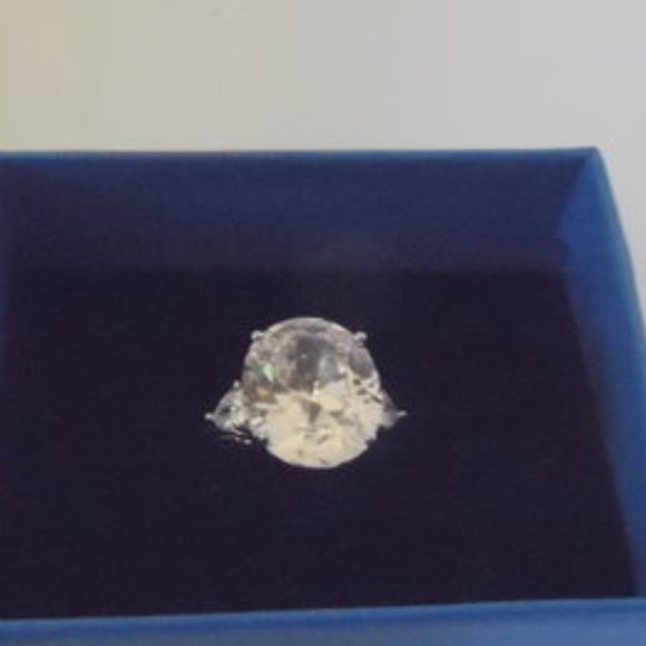 Radiance by Absolute 8.50 ct 3-Stone Oval .925 Sterling silver Ring Size 10-1-/4 - Picture 5 of 5